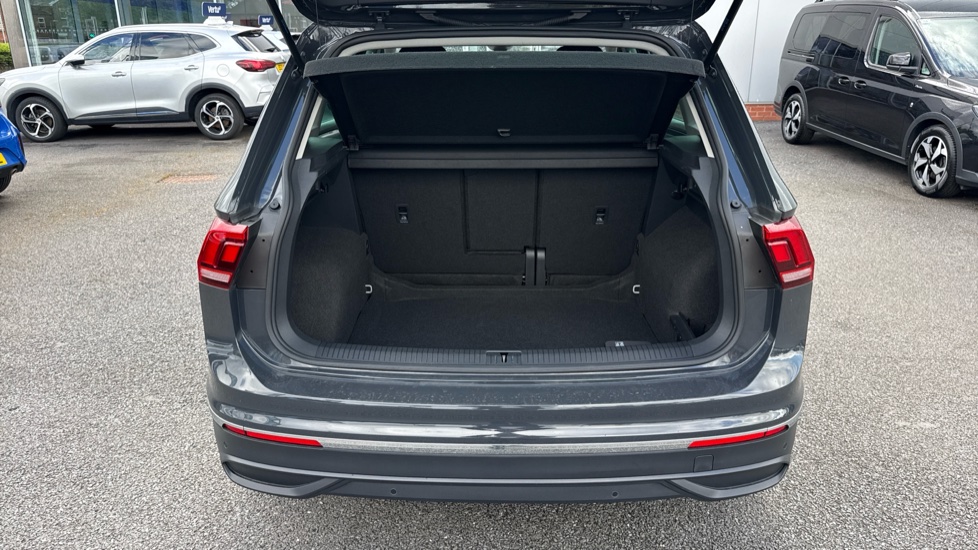 Volkswagen Tiguan 1.5 TSI 150 Life 5dr Petrol Estate - Image 4