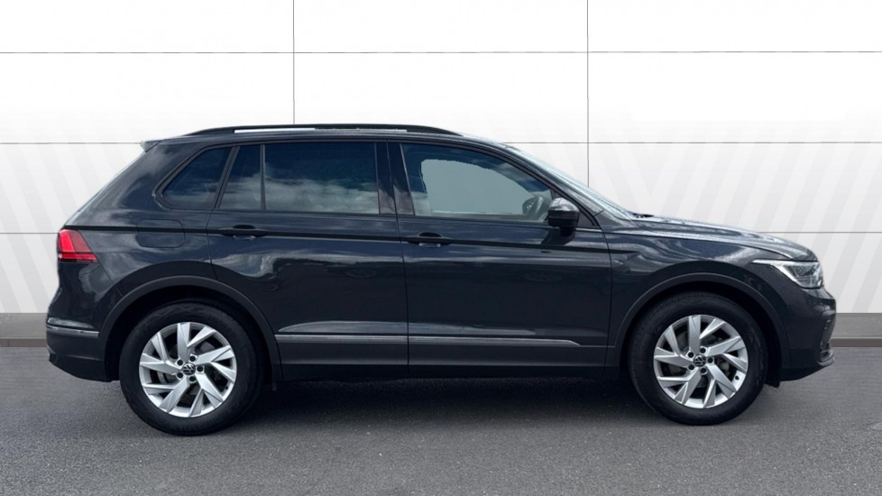 Volkswagen Tiguan 1.5 TSI 150 Life 5dr Petrol Estate - Image 5