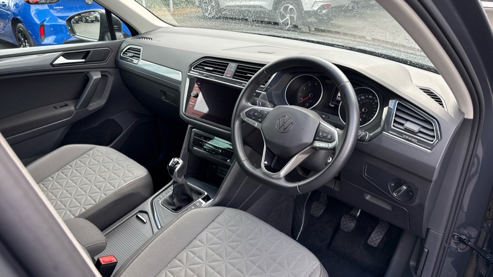 Volkswagen Tiguan 1.5 TSI 150 Life 5dr Petrol Estate - Image 11