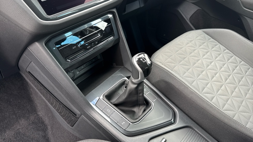 Volkswagen Tiguan 1.5 TSI 150 Life 5dr Petrol Estate - Image 13