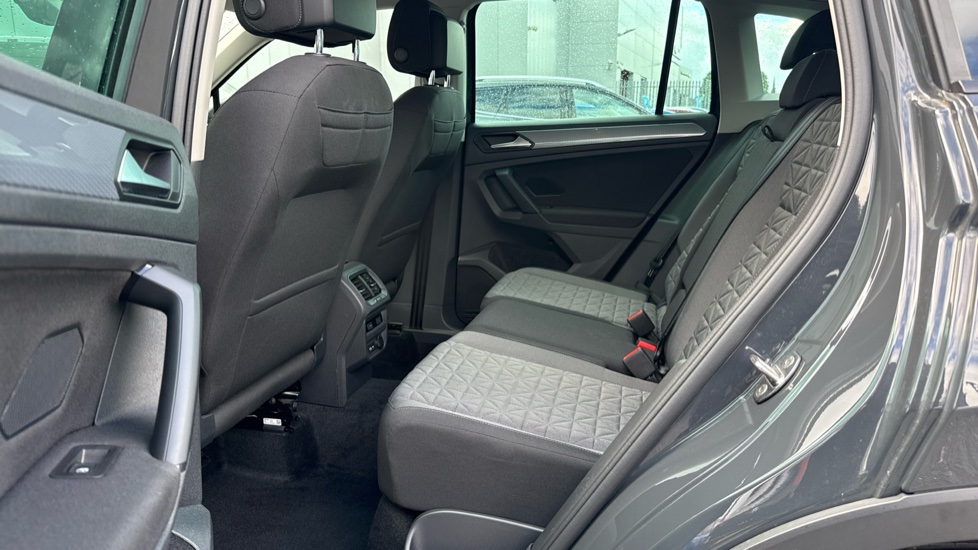 Volkswagen Tiguan 1.5 TSI 150 Life 5dr Petrol Estate - Image 16