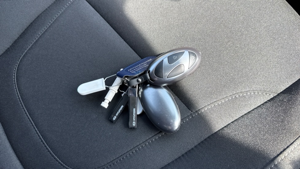 Hyundai TUCSON 1.6T Advance 5dr Petrol Estate - Image 20
