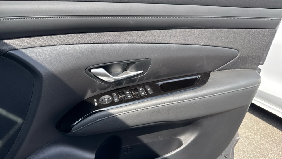 Hyundai TUCSON 1.6T Advance 5dr Petrol Estate - Image 22