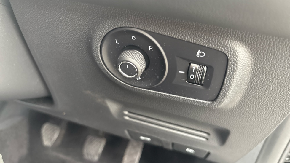 MG ZS 1.5 VTi-TECH Excite 5dr Petrol Hatchback - Image 43