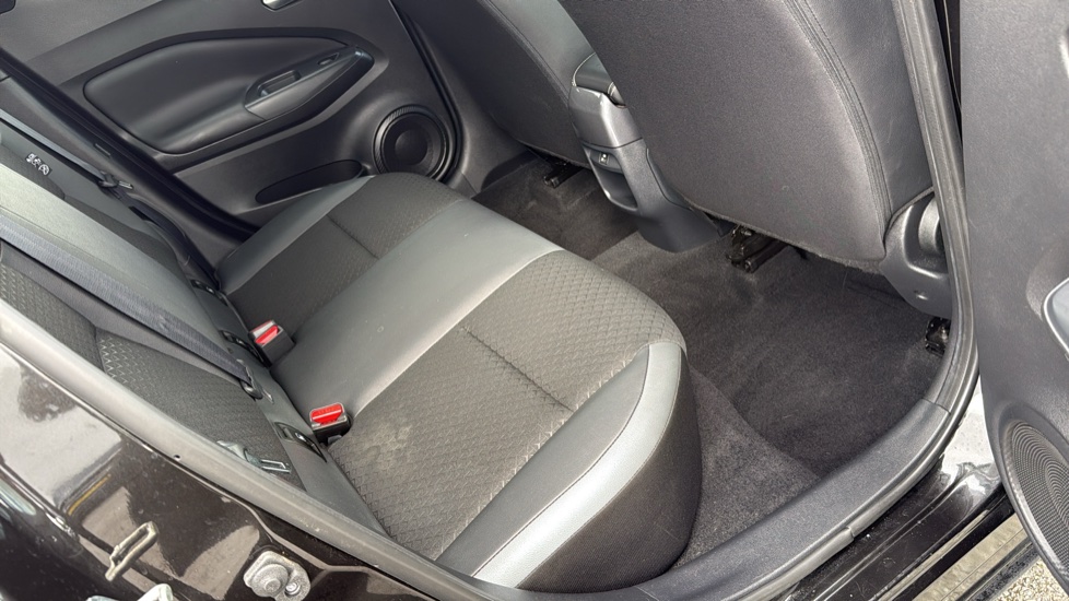 Nissan Juke 1.0 DiG-T 114 N-Connecta 5dr Petrol Hatchback - Image 17