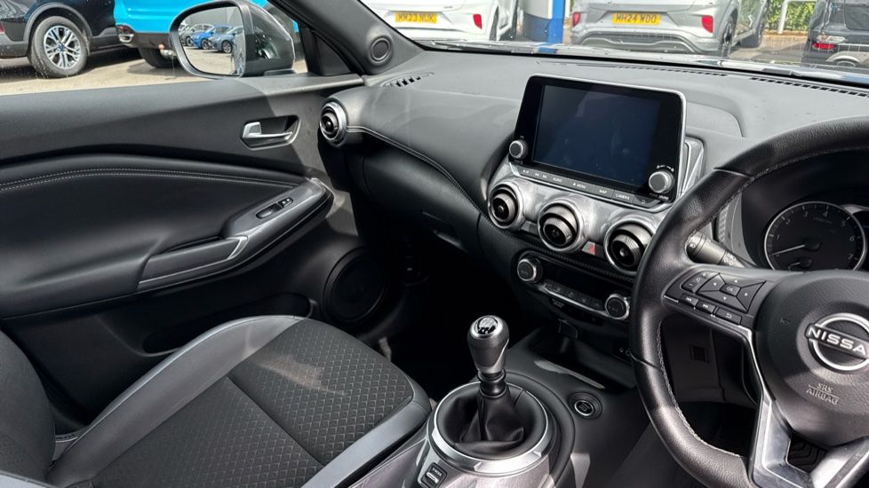 Nissan Juke 1.0 DiG-T 114 N-Connecta 5dr Petrol Hatchback - Image 22