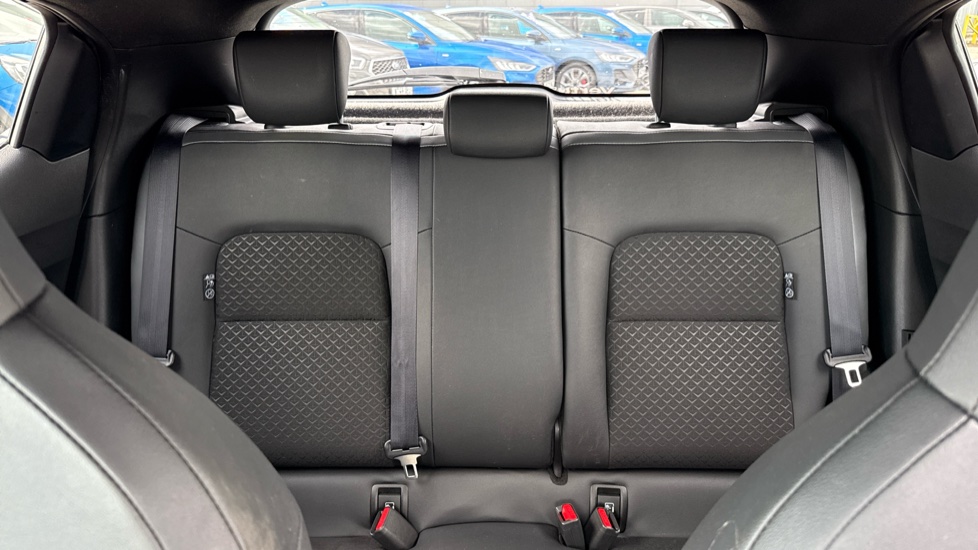 Nissan Juke 1.0 DiG-T 114 N-Connecta 5dr Petrol Hatchback - Image 23