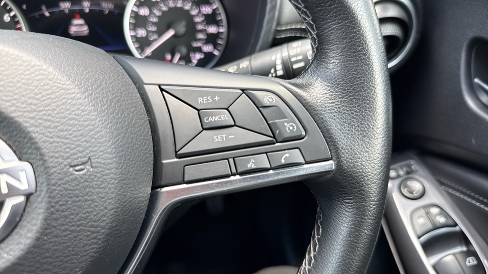 Nissan Juke 1.0 DiG-T 114 N-Connecta 5dr Petrol Hatchback - Image 31