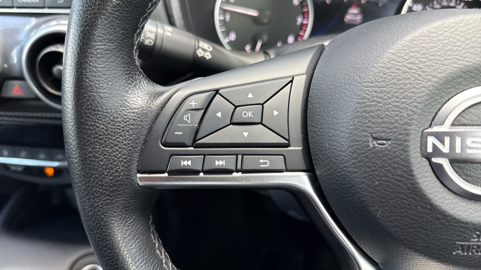 Nissan Juke 1.0 DiG-T 114 N-Connecta 5dr Petrol Hatchback - Image 32