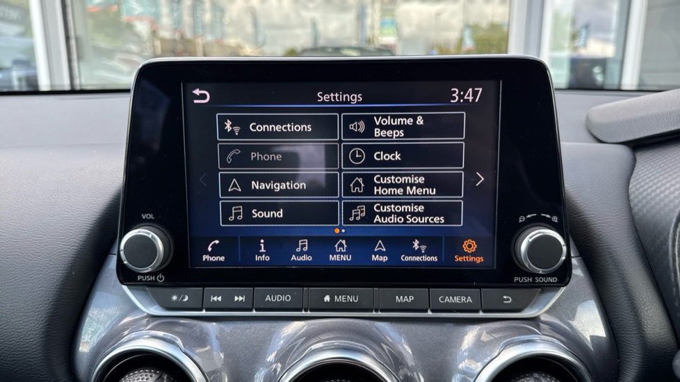 Nissan Juke 1.0 DiG-T 114 N-Connecta 5dr Petrol Hatchback - Image 13
