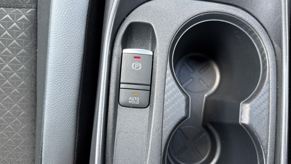 Nissan Juke 1.0 DiG-T 114 N-Connecta 5dr Petrol Hatchback - Image 35
