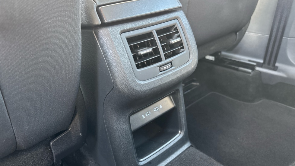 SEAT Ateca 1.5 TSI EVO SE Technology 5dr DSG Petrol Estate - Image 24