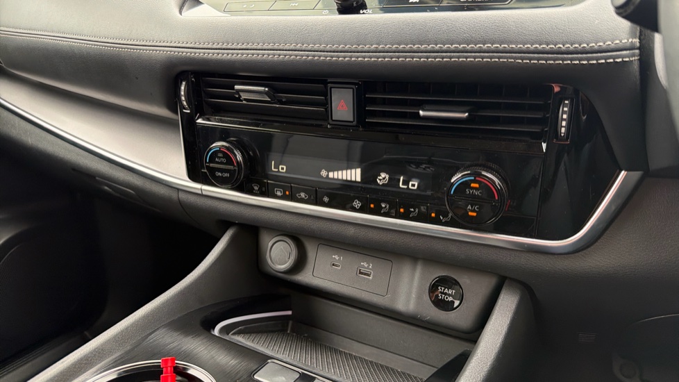 Nissan X-Trail 1.5 E-Power E-4orce 213 N-Connecta 5dr Auto Hybrid Station Wagon - Image 38