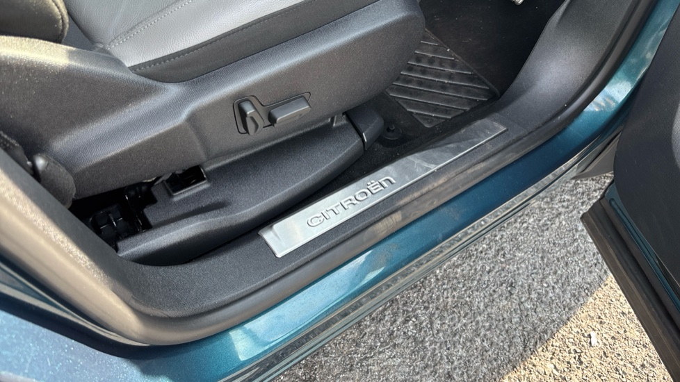 Citroen C5 Aircross 1.2 PureTech 130 Flair Plus 5dr Petrol Hatchback - Image 29