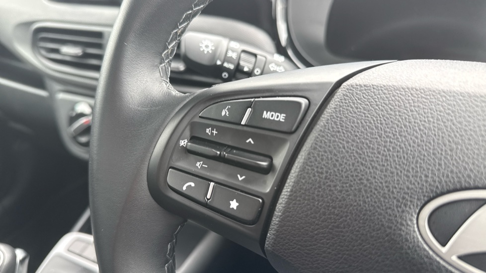 Hyundai i10 1.0 [63] Advance 5dr Auto [Nav] Petrol Hatchback - Image 17