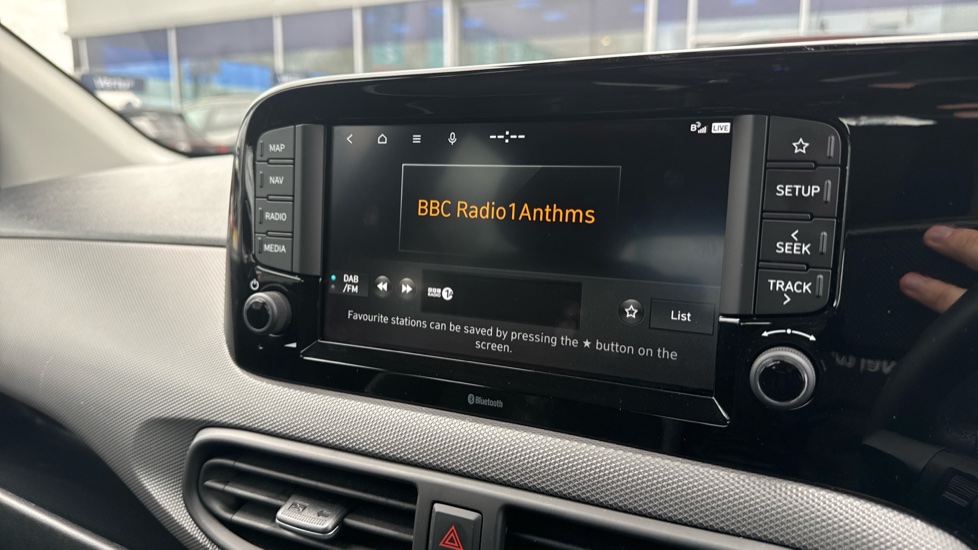 Hyundai i10 1.0 [63] Advance 5dr Auto [Nav] Petrol Hatchback - Image 9