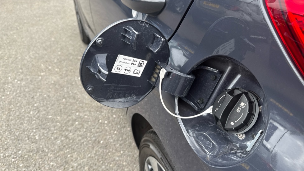 Hyundai i10 1.0 [63] Advance 5dr Auto [Nav] Petrol Hatchback - Image 34