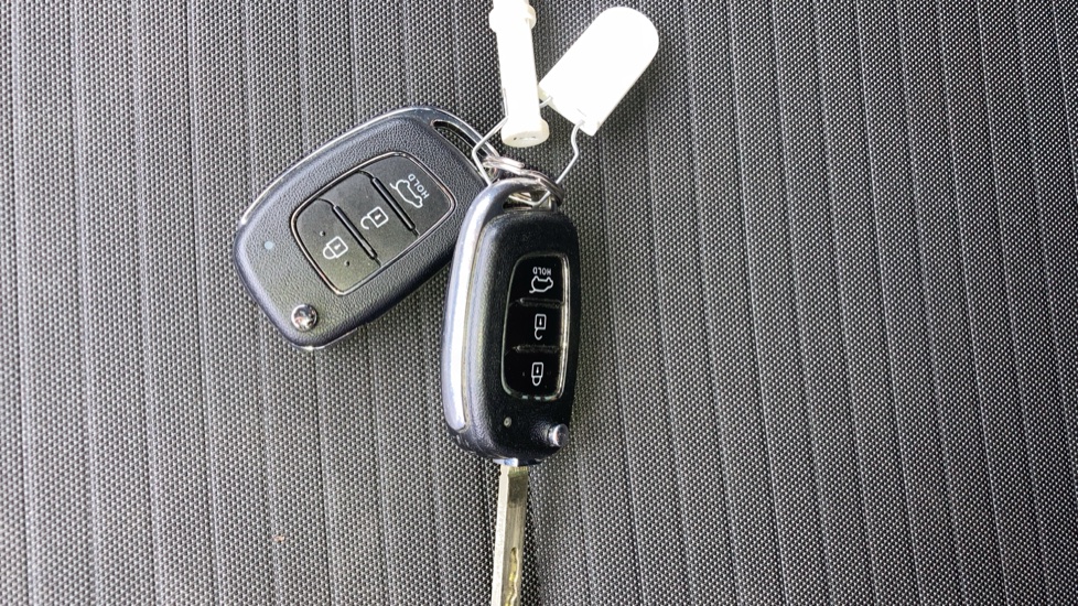 Hyundai i20 1.0T GDi 48V MHD SE Connect 5dr DCT Petrol Hatchback - Image 22
