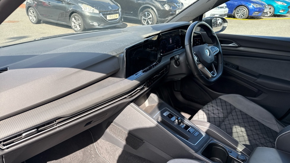 Volkswagen Golf 2.0 TDI 150 R-Line 5dr DSG Diesel Estate - Image 8