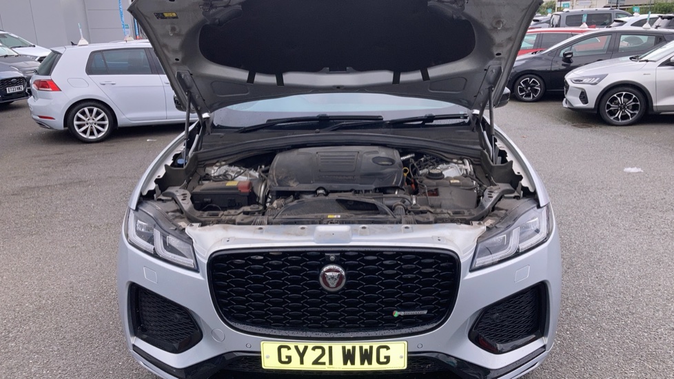 Jaguar F-Pace 2.0 P400e R-Dynamic SE 5dr Auto AWD Estate - Image 11