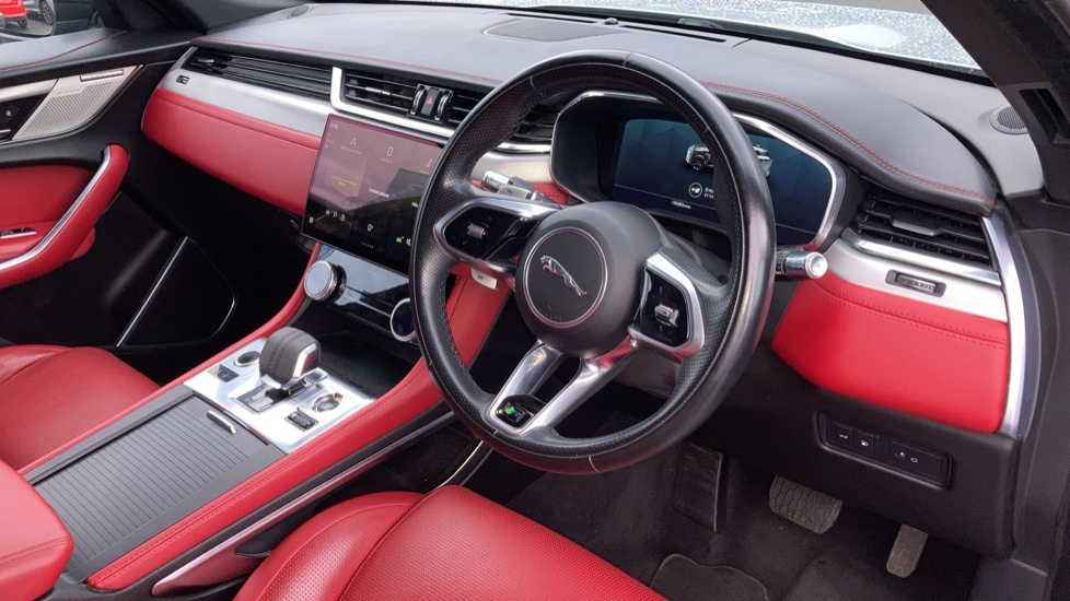 Jaguar F-Pace 2.0 P400e R-Dynamic SE 5dr Auto AWD Estate - Image 15