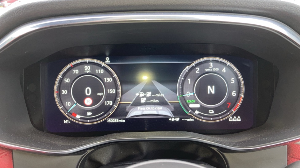 Jaguar F-Pace 2.0 P400e R-Dynamic SE 5dr Auto AWD Estate - Image 26