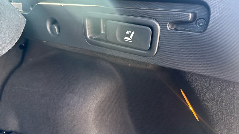 Renault Kadjar 1.5 Blue dCi GT Line 5dr Diesel Hatchback - Image 28