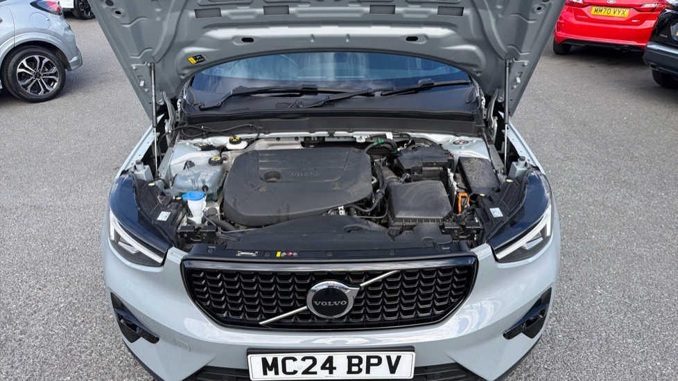 Volvo XC40 2.0 B3P Plus Dark 5dr Auto Petrol Estate - Image 10