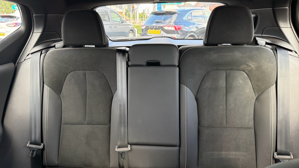 Volvo XC40 2.0 B3P Plus Dark 5dr Auto Petrol Estate - Image 17