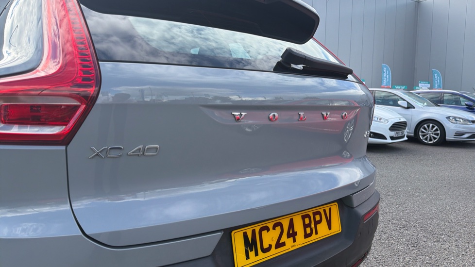 Volvo XC40 2.0 B3P Plus Dark 5dr Auto Petrol Estate - Image 26