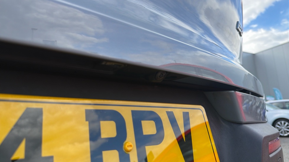 Volvo XC40 2.0 B3P Plus Dark 5dr Auto Petrol Estate - Image 29