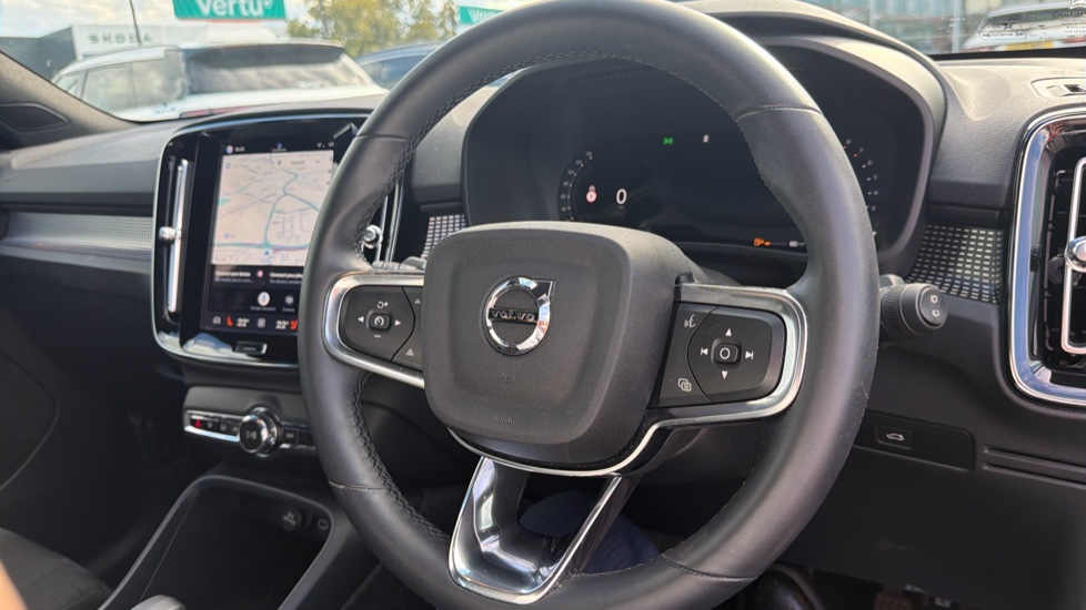 Volvo XC40 2.0 B3P Plus Dark 5dr Auto Petrol Estate - Image 39