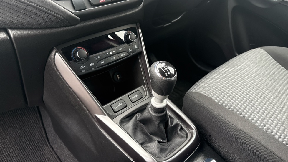 Suzuki S-Cross 1.4 Boosterjet 48V Hybrid Motion 5dr Petrol Hatchback - Image 14
