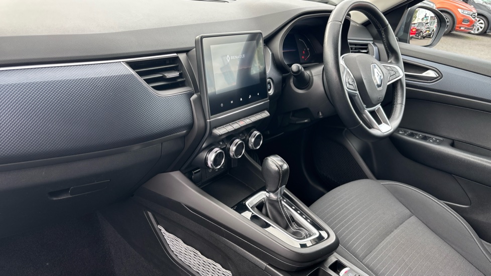 Renault Arkana 1.6 E-TECH Hybrid 145 Iconic 5dr Auto Hybrid Estate - Image 5