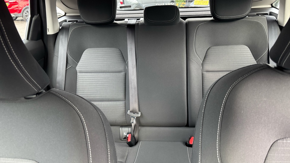 Renault Arkana 1.6 E-TECH Hybrid 145 Iconic 5dr Auto Hybrid Estate - Image 19