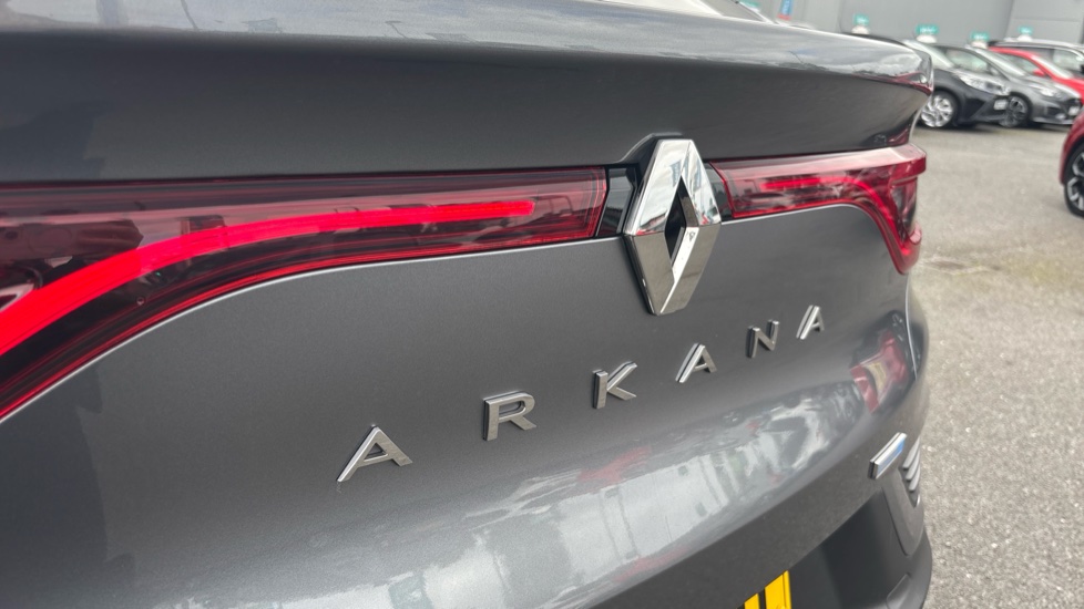 Renault Arkana 1.6 E-TECH Hybrid 145 Iconic 5dr Auto Hybrid Estate - Image 30