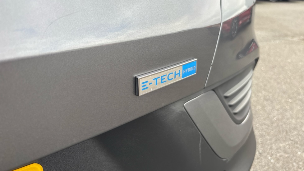 Renault Arkana 1.6 E-TECH Hybrid 145 Iconic 5dr Auto Hybrid Estate - Image 32