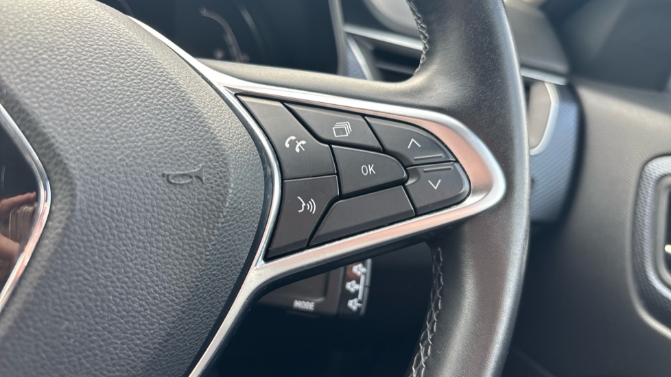 Renault Arkana 1.6 E-TECH Hybrid 145 Iconic 5dr Auto Hybrid Estate - Image 15