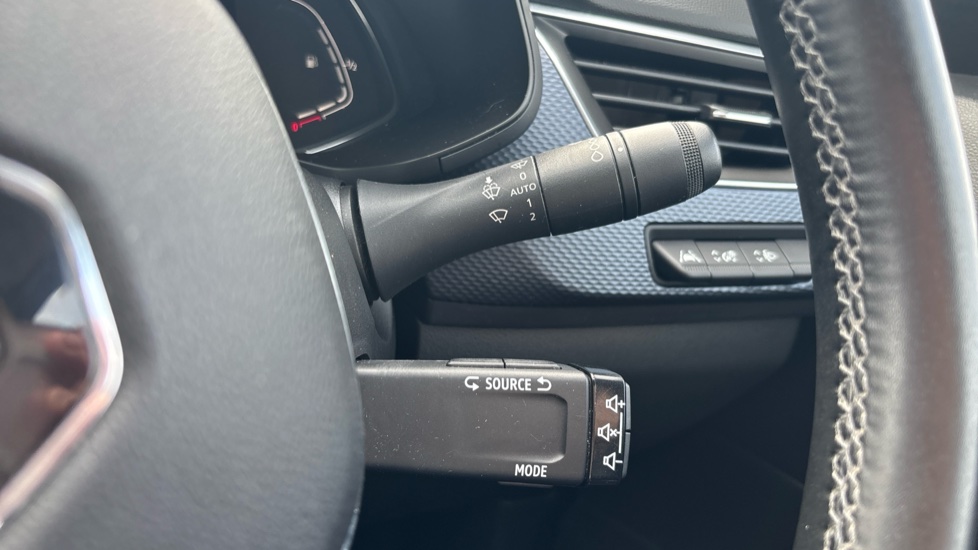 Renault Arkana 1.6 E-TECH Hybrid 145 Iconic 5dr Auto Hybrid Estate - Image 16