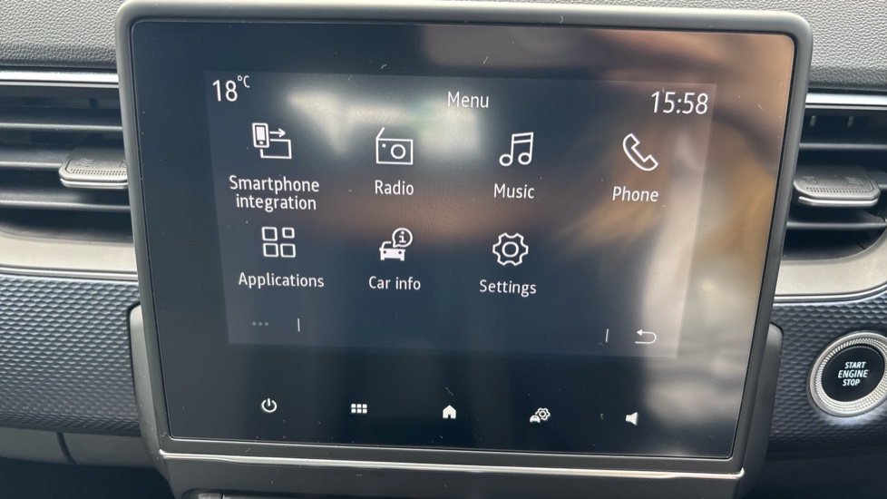 Renault Arkana 1.6 E-TECH Hybrid 145 Iconic 5dr Auto Hybrid Estate - Image 9