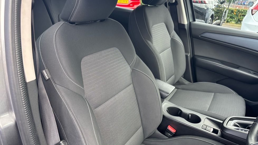 Renault Arkana 1.6 E-TECH Hybrid 145 Iconic 5dr Auto Hybrid Estate - Image 17