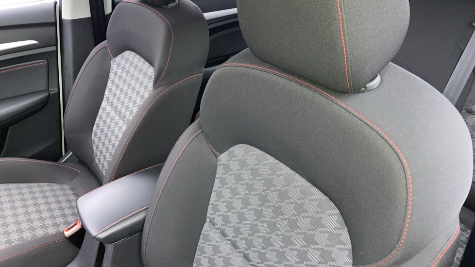 MG ZS 1.5 VTi-TECH Excite 5dr Petrol Hatchback - Image 33