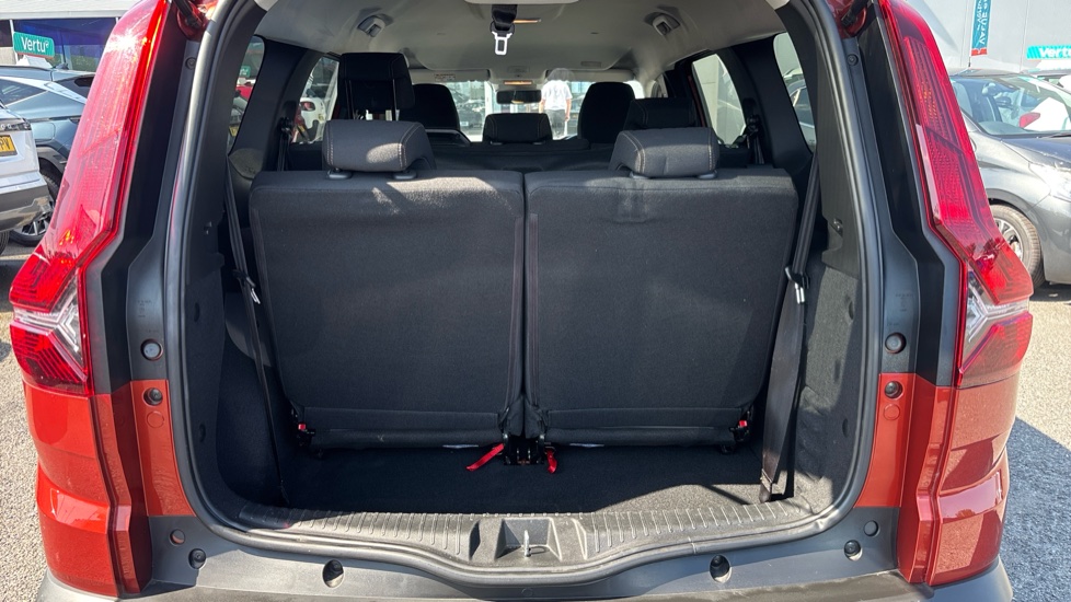Dacia Jogger 1.0 TCe Extreme 5dr Petrol Estate - Image 29