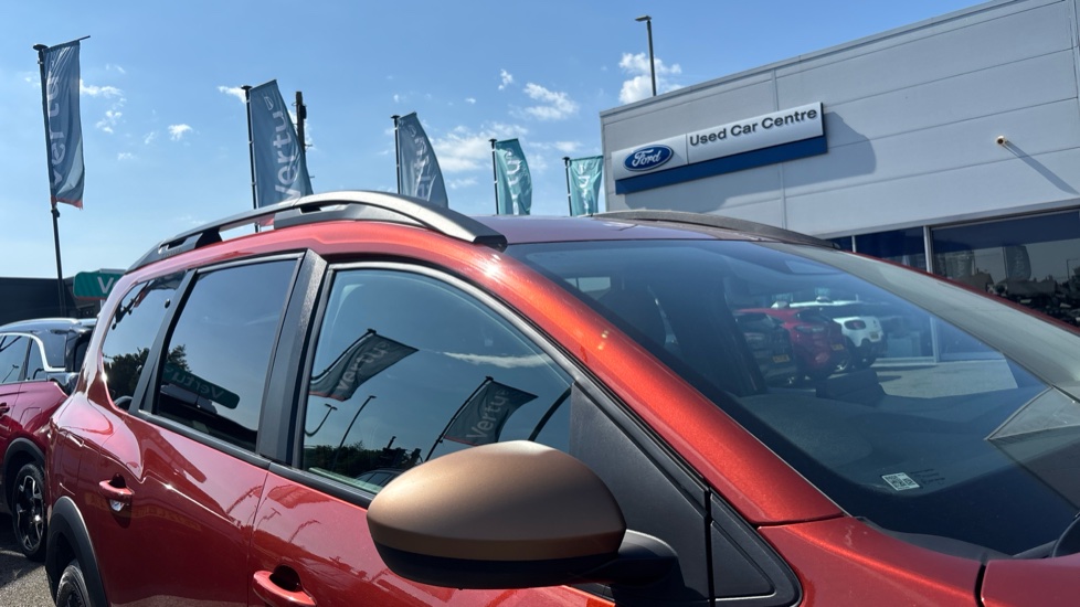 Dacia Jogger 1.0 TCe Extreme 5dr Petrol Estate - Image 36
