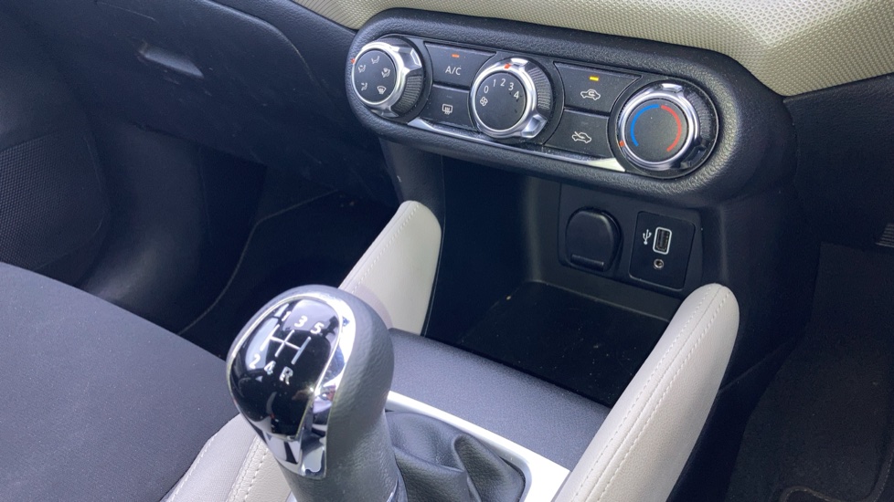 Nissan Micra 1.0 IG 71 Acenta 5dr Petrol Hatchback - Image 24