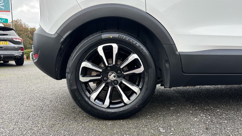Vauxhall Crossland 1.2 Design 5dr Petrol Hatchback - Image 9