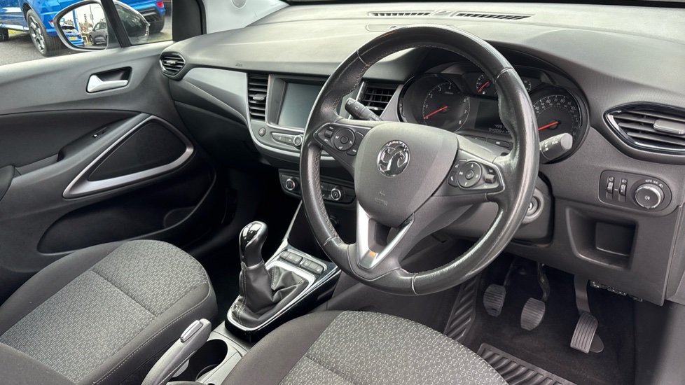 Vauxhall Crossland 1.2 Design 5dr Petrol Hatchback - Image 13