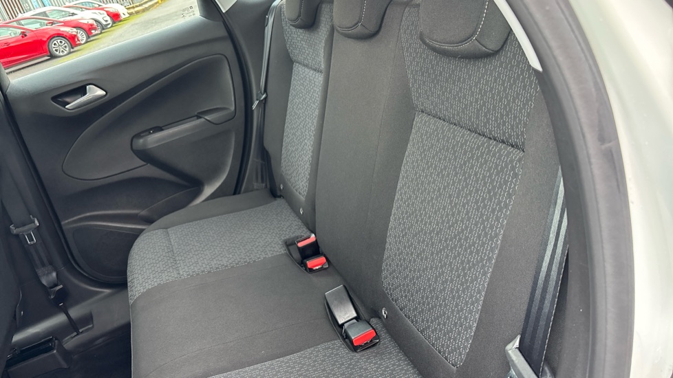 Vauxhall Crossland 1.2 Design 5dr Petrol Hatchback - Image 18