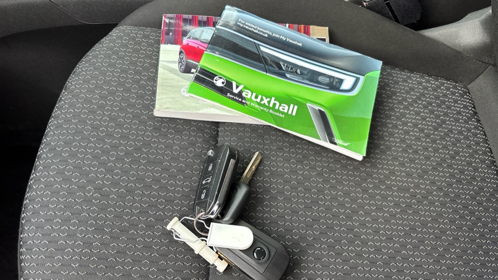 Vauxhall Crossland 1.2 Design 5dr Petrol Hatchback - Image 21