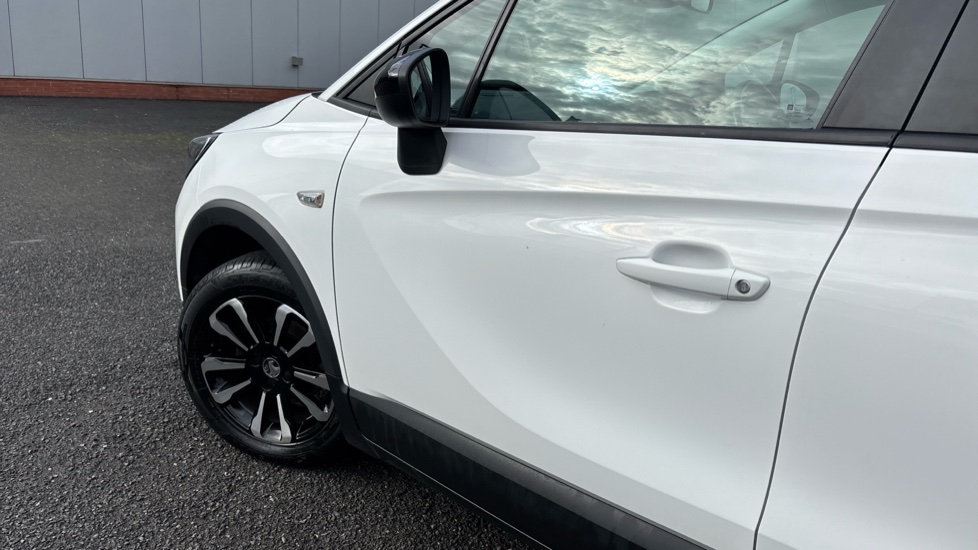 Vauxhall Crossland 1.2 Design 5dr Petrol Hatchback - Image 33